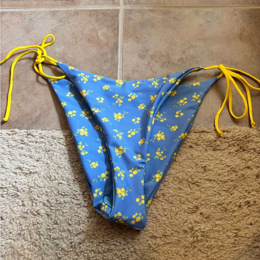 NWOT SKATIE Blue Floral Bikini Bottom with Yellow Ties